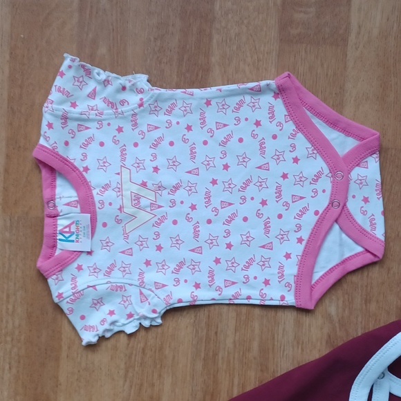 Virginia Tech baby girl bodysuits set of 3, 0-3 months - Picture 4 of 5